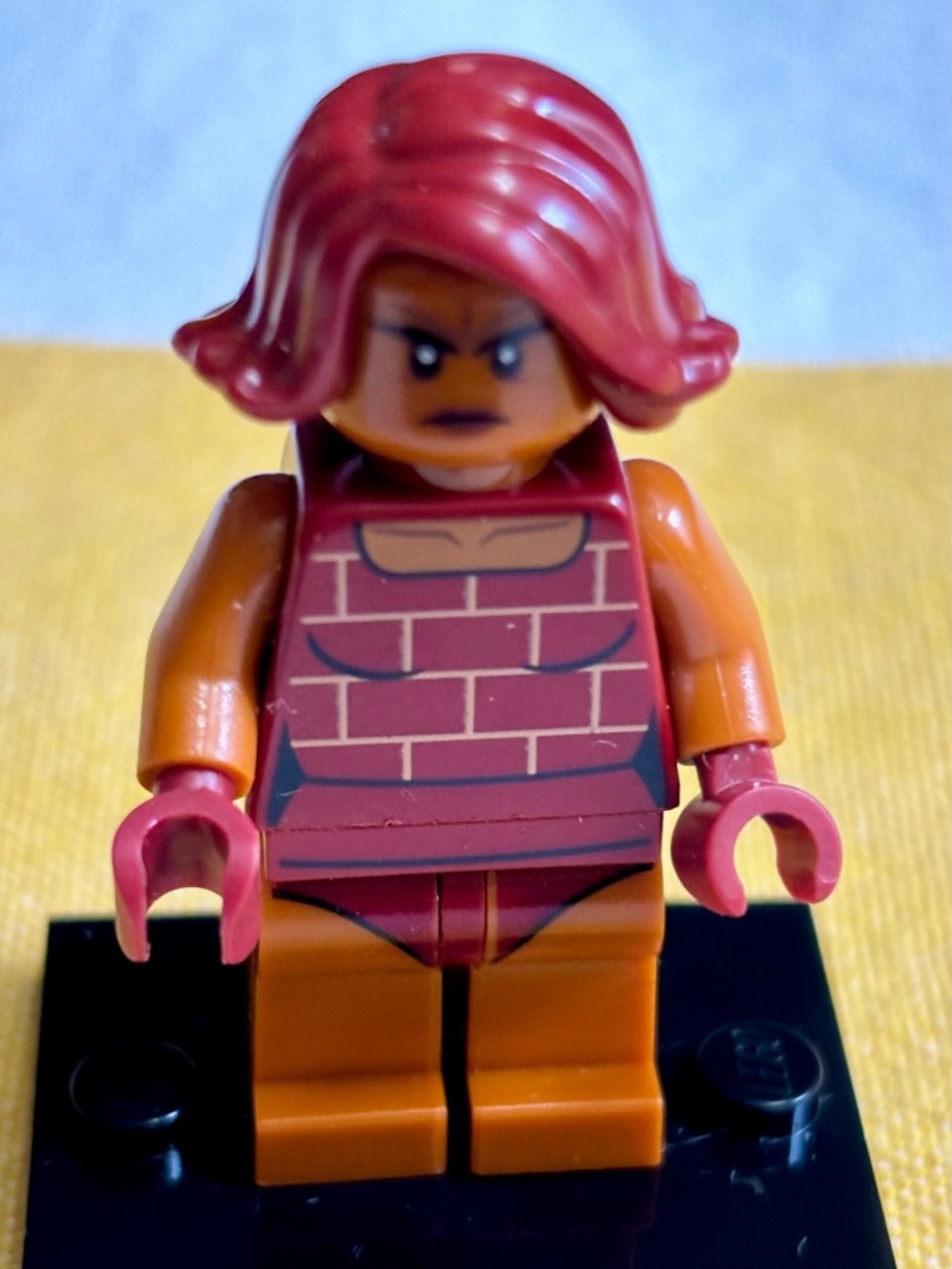 LEGO "The Incredibles" "BRICK" minifigure incr009 with stand. LIKE NEW!